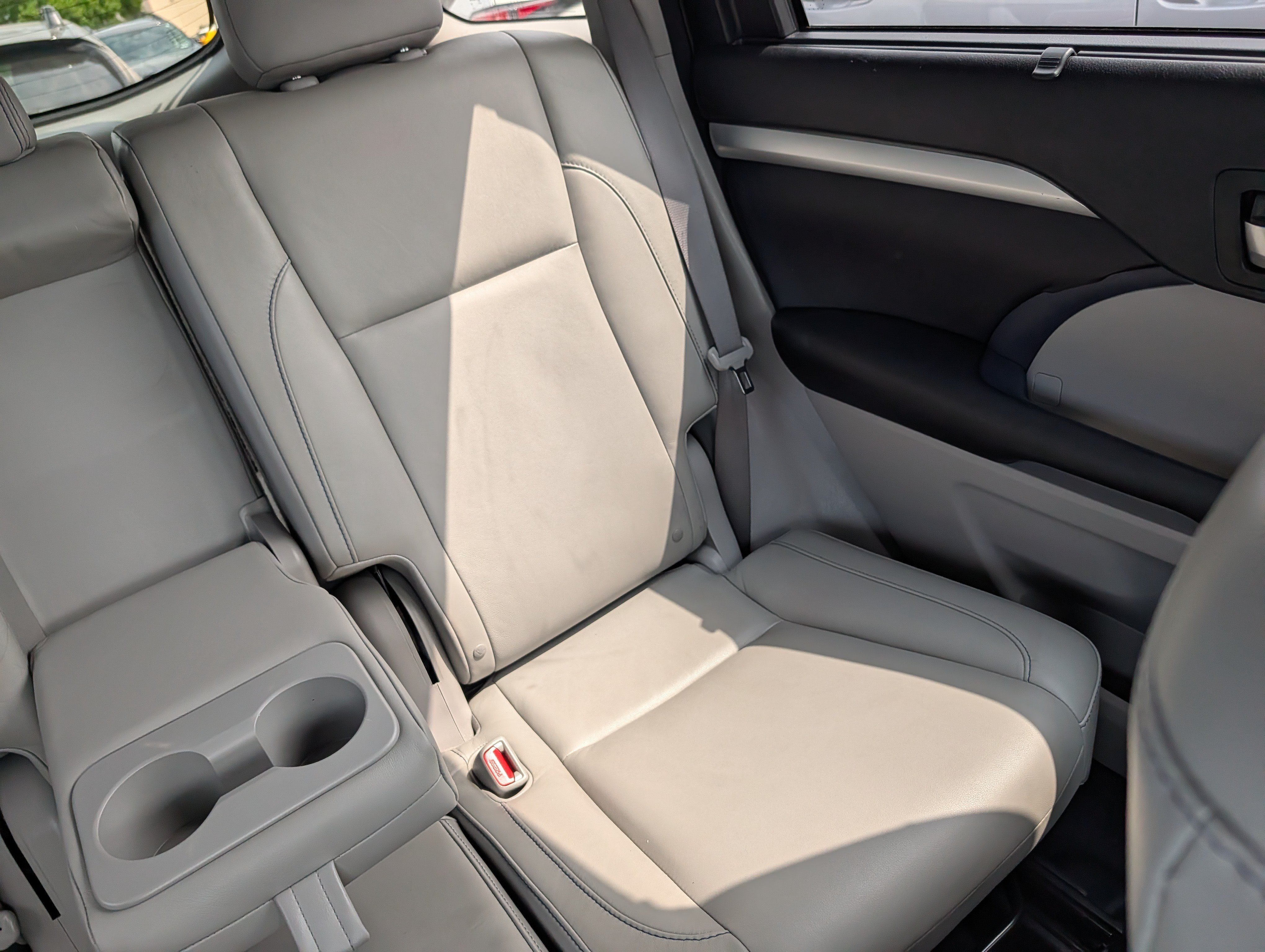 Used 2015 Toyota Highlander XLE AWD/4WD image 14