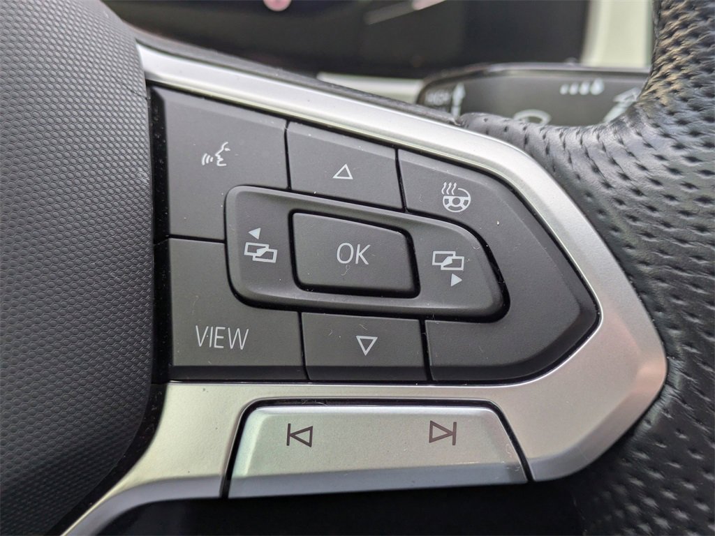 Certified 2023 Volkswagen Atlas SEL R-Line image 27