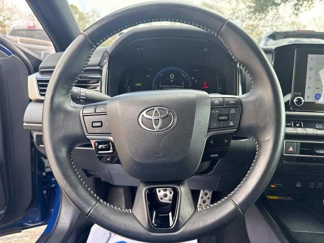 Used 2025 Toyota Camry SE w/ Convenience Package image 73