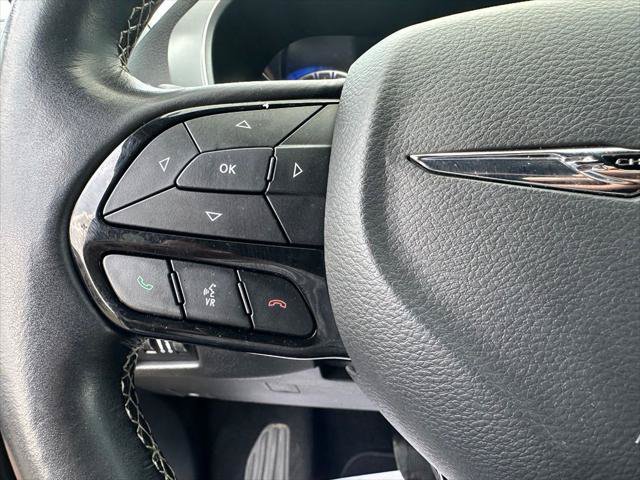 Used 2021 Chrysler Pacifica Touring-L w/ S Appearance Package AWD/4WD image 14