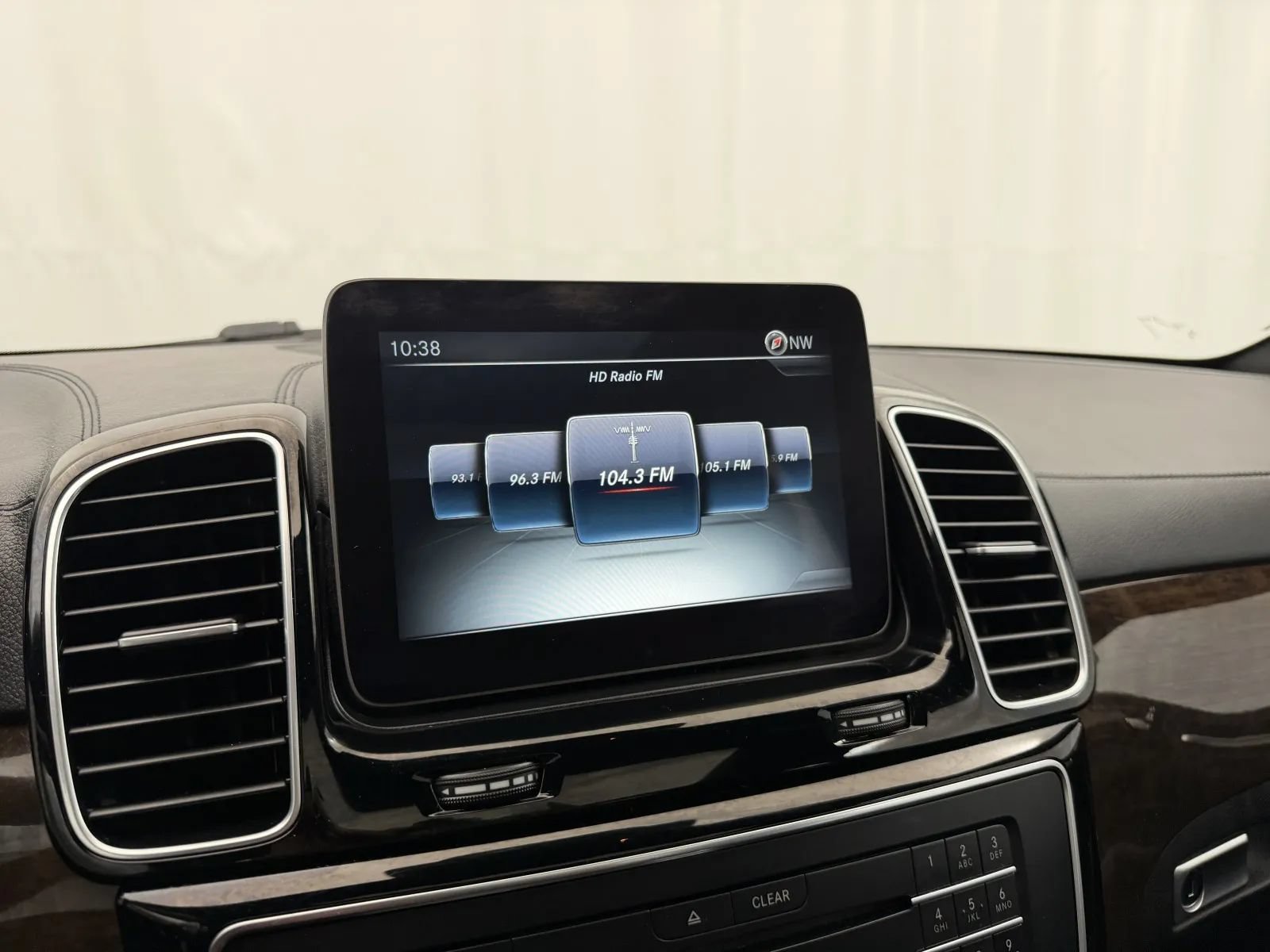 Used 2017 Mercedes-Benz GLS 450 4MATIC image 34