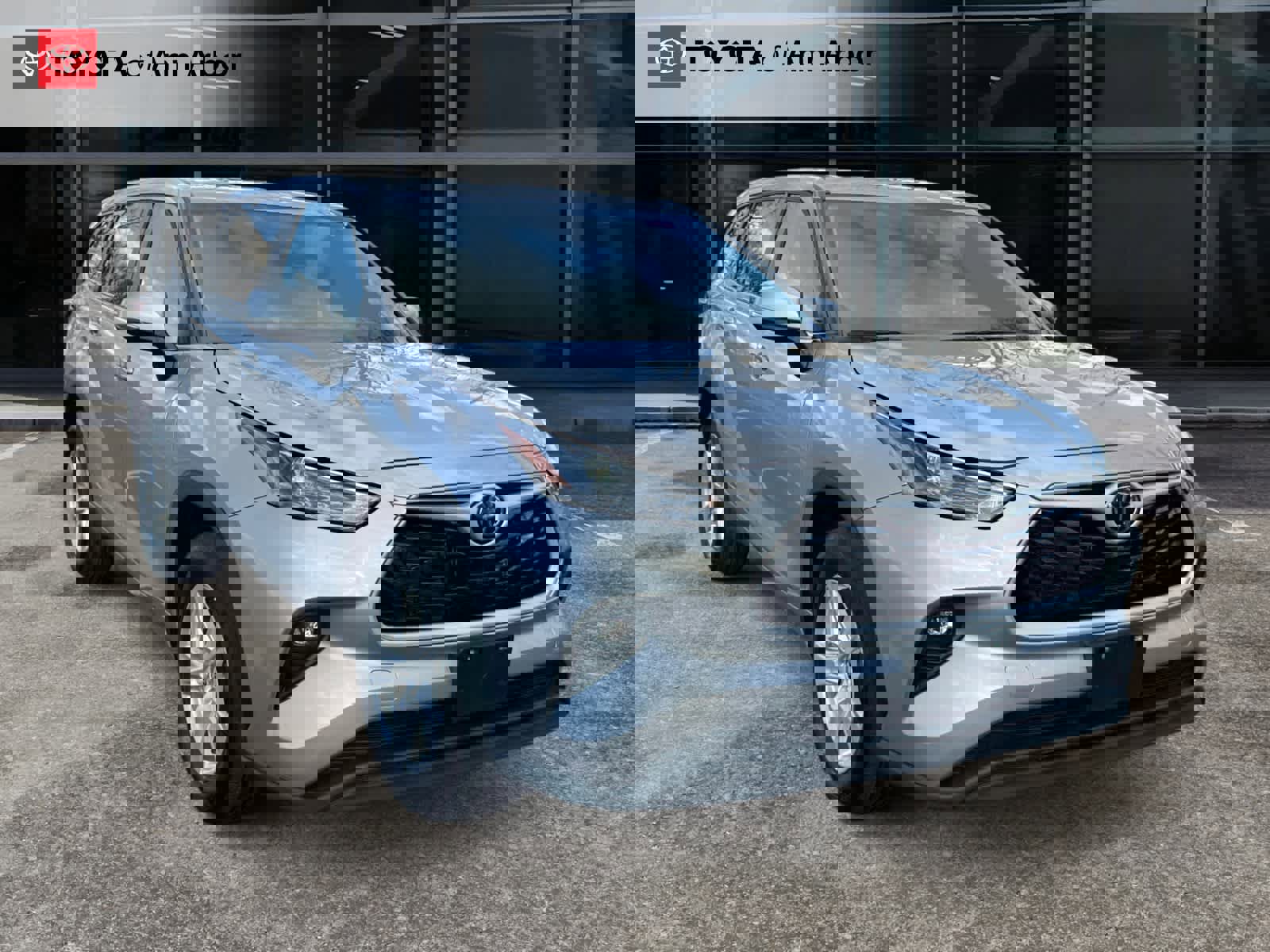 Used 2025 Toyota Highlander LE image 1