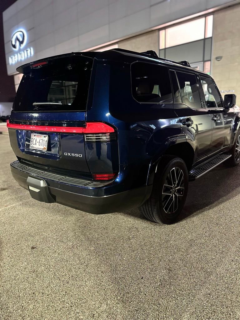 Used 2025 Lexus GX 550 image 4