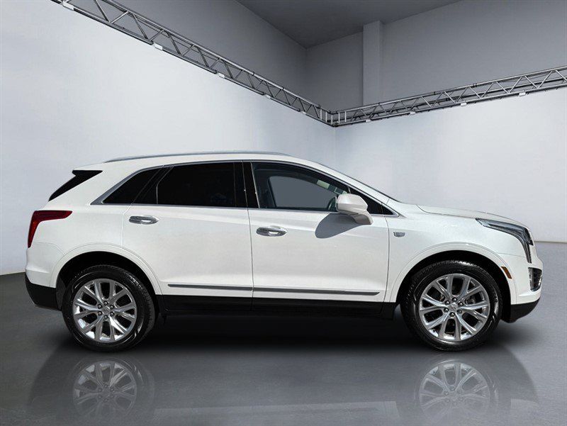 Used 2018 Cadillac XT5 Luxury w/ Driver Awareness Package AWD/4WD image 3