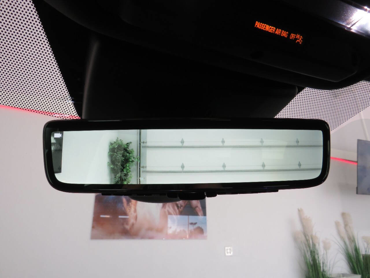 Used 2020 Land Rover Range Rover Evoque R-Dynamic S image 24