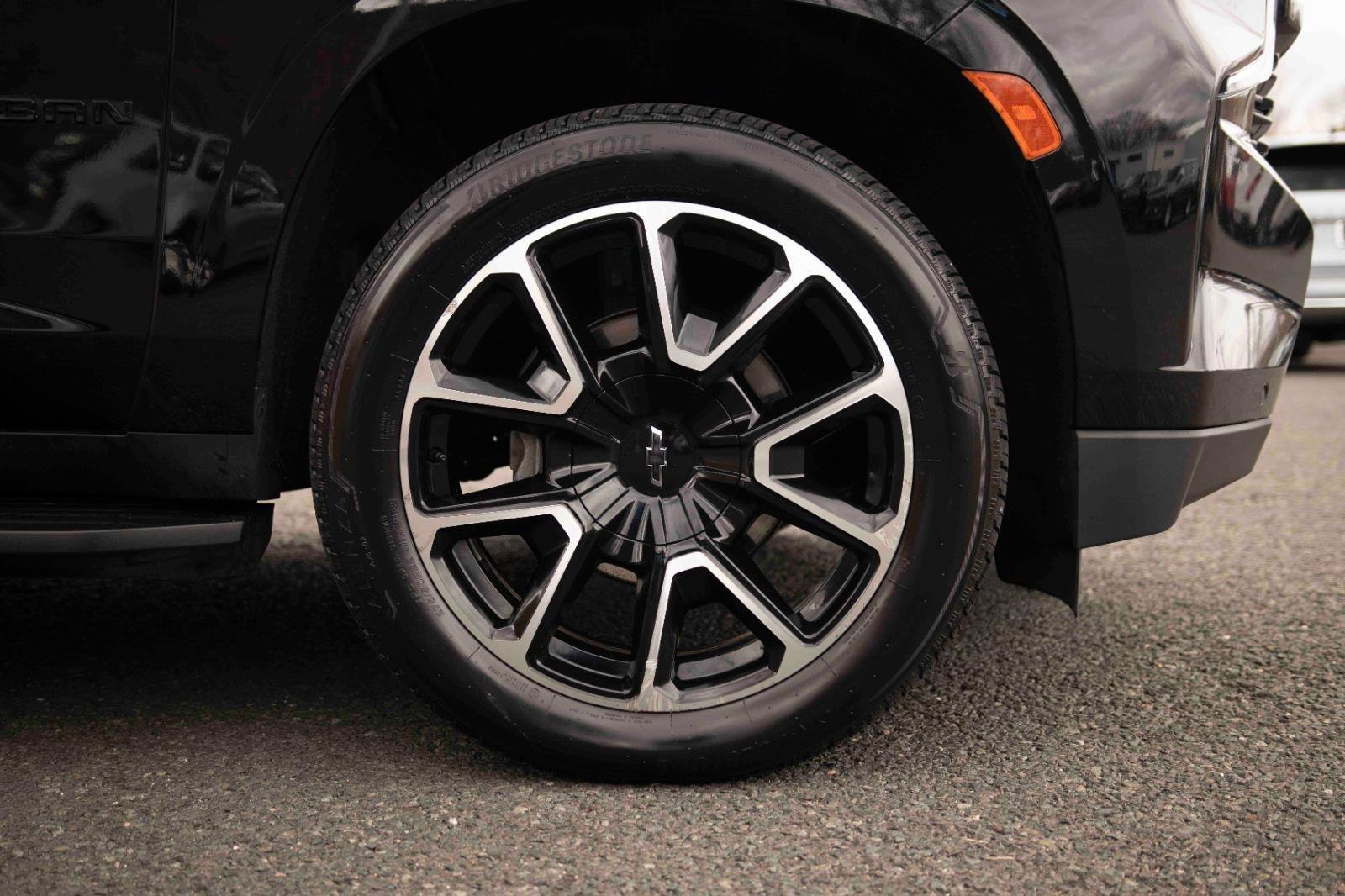Used 2023 Chevrolet Suburban RST w/ Luxury Package AWD/4WD image 27