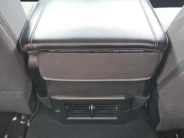 Used 2022 RAM 1500 Classic SLT AWD/4WD image 21