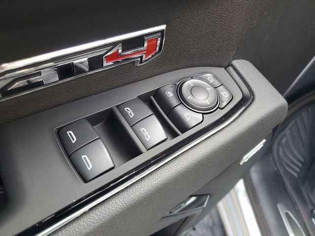 Used 2025 GMC Sierra 1500 AT4 w/ Technology Package image 9