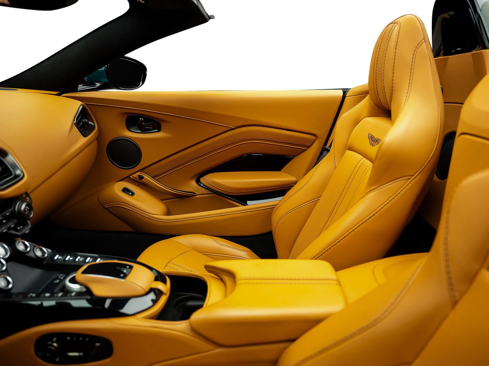 Used 2023 Aston Martin V8 Vantage Roadster RWD image 49