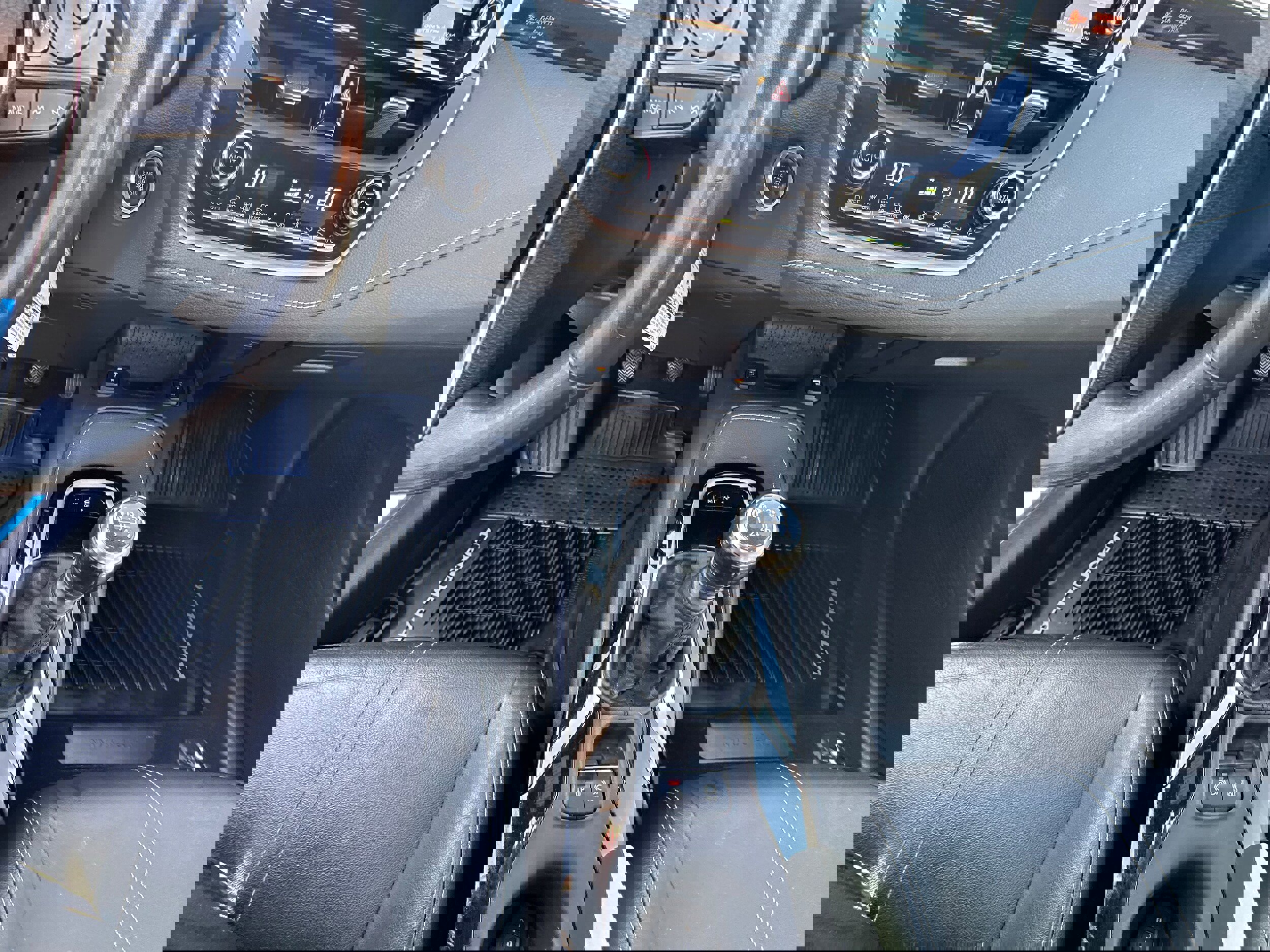 Used 2019 Toyota Corolla XSE image 16