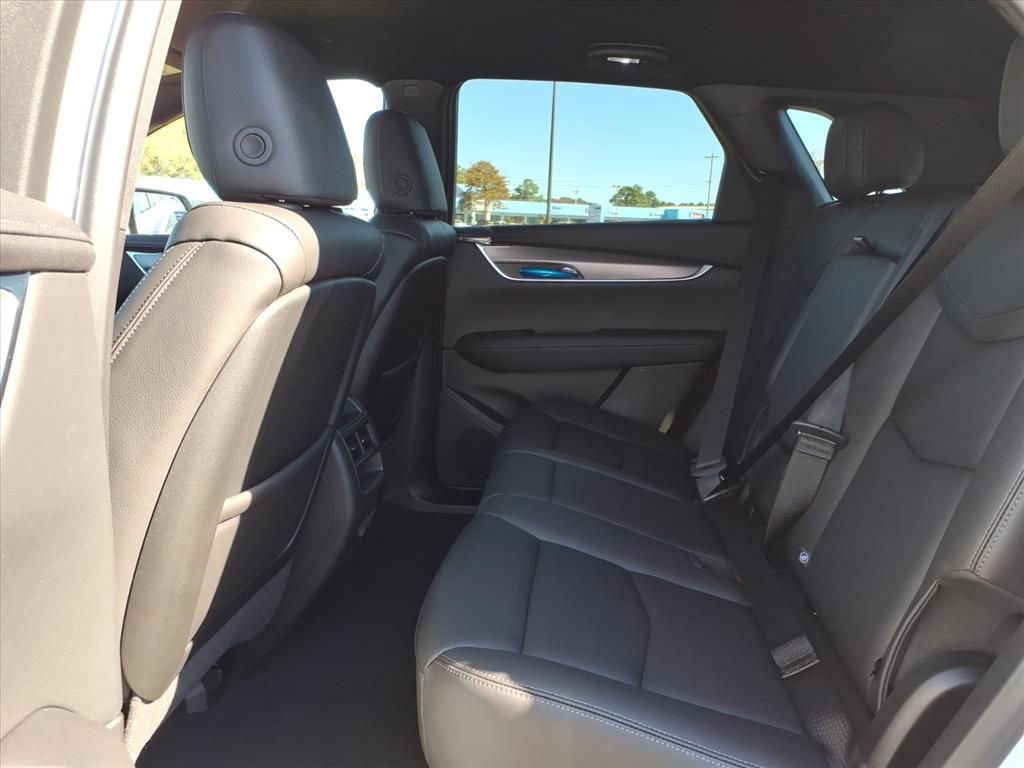 New 2026 Cadillac XT5 Luxury image 24