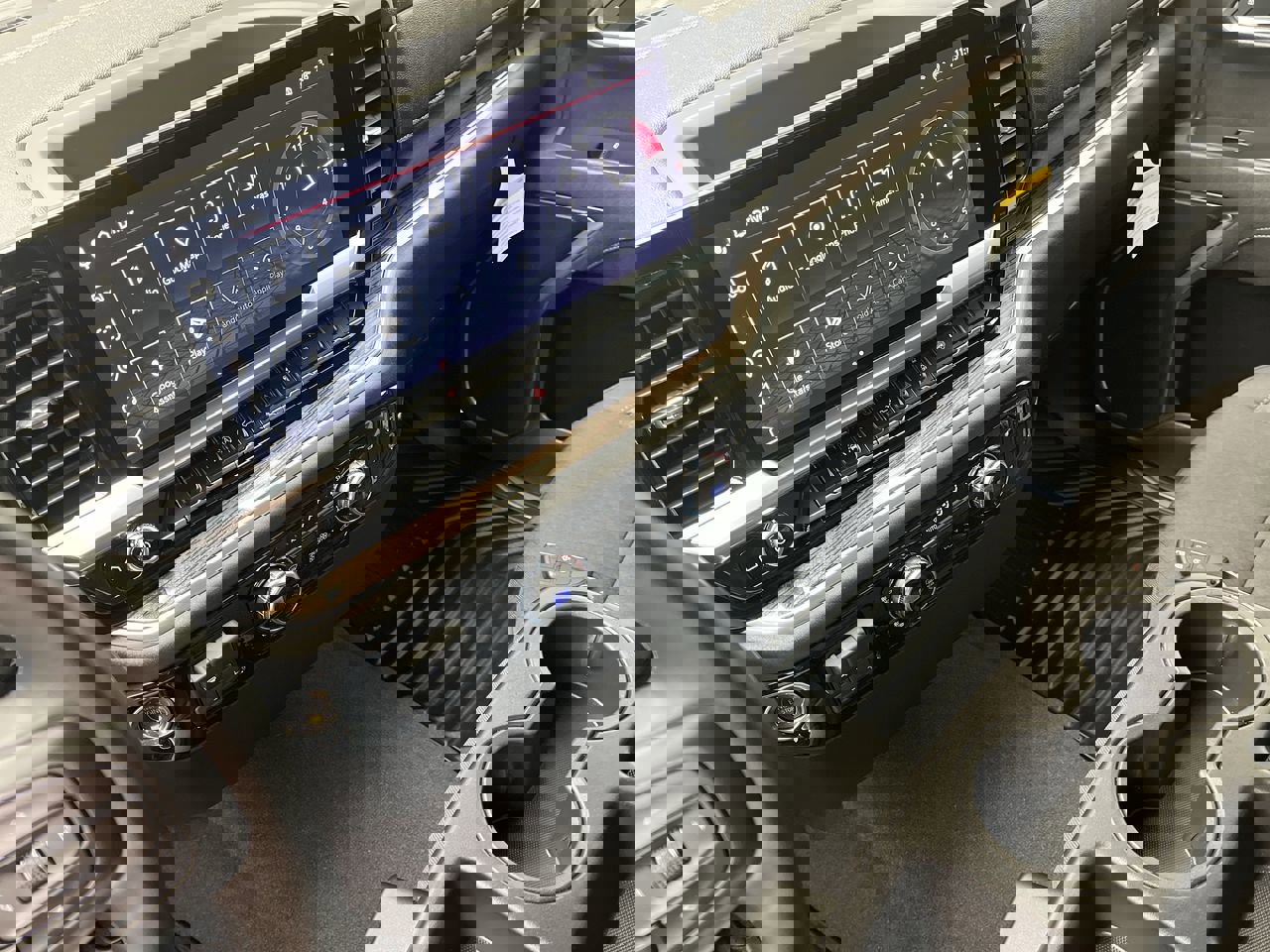 New 2026 GMC Sierra 1500 Elevation image 17