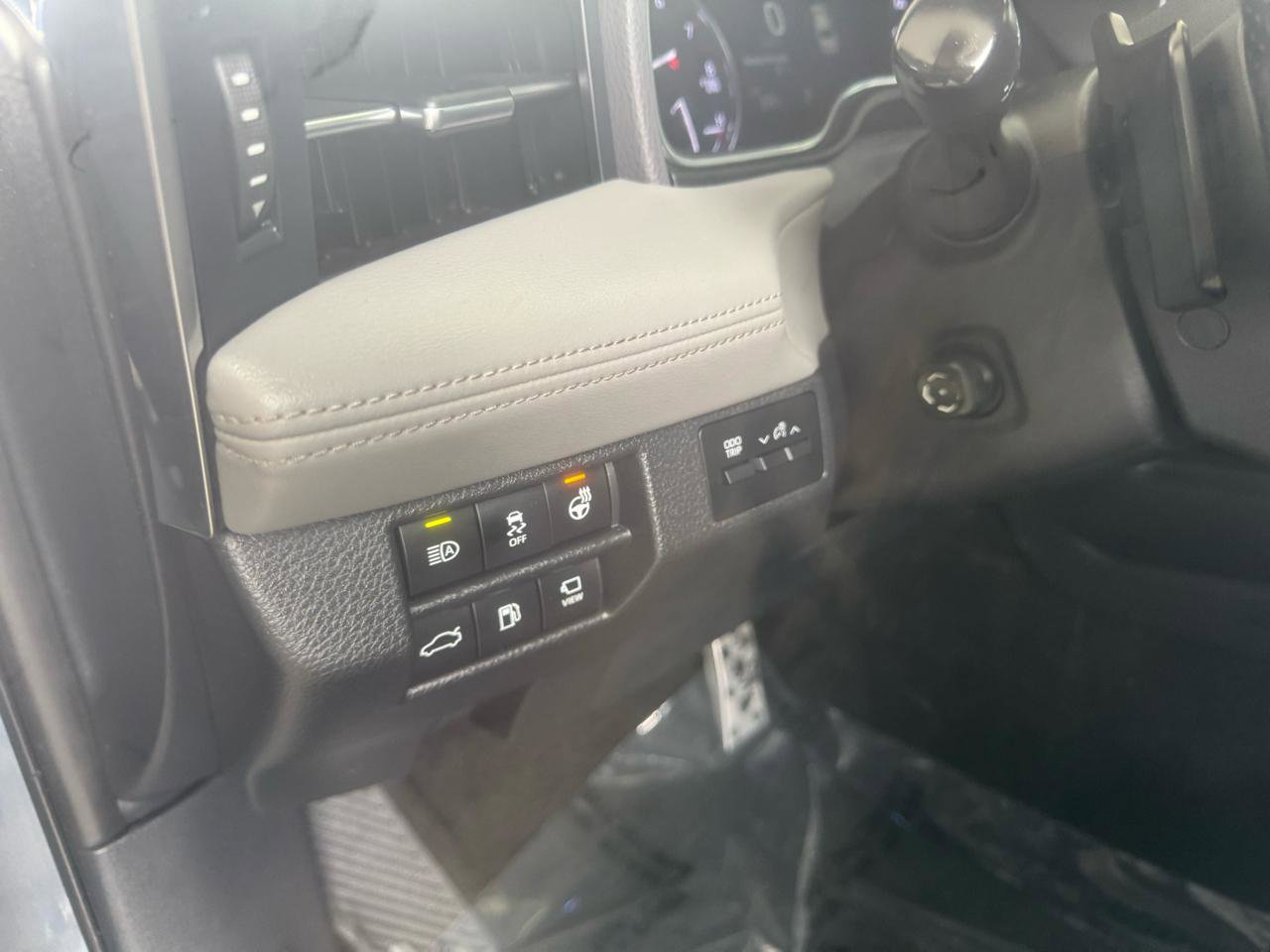 Used 2019 Toyota Avalon Touring w/ Advanced Safety Package image 26