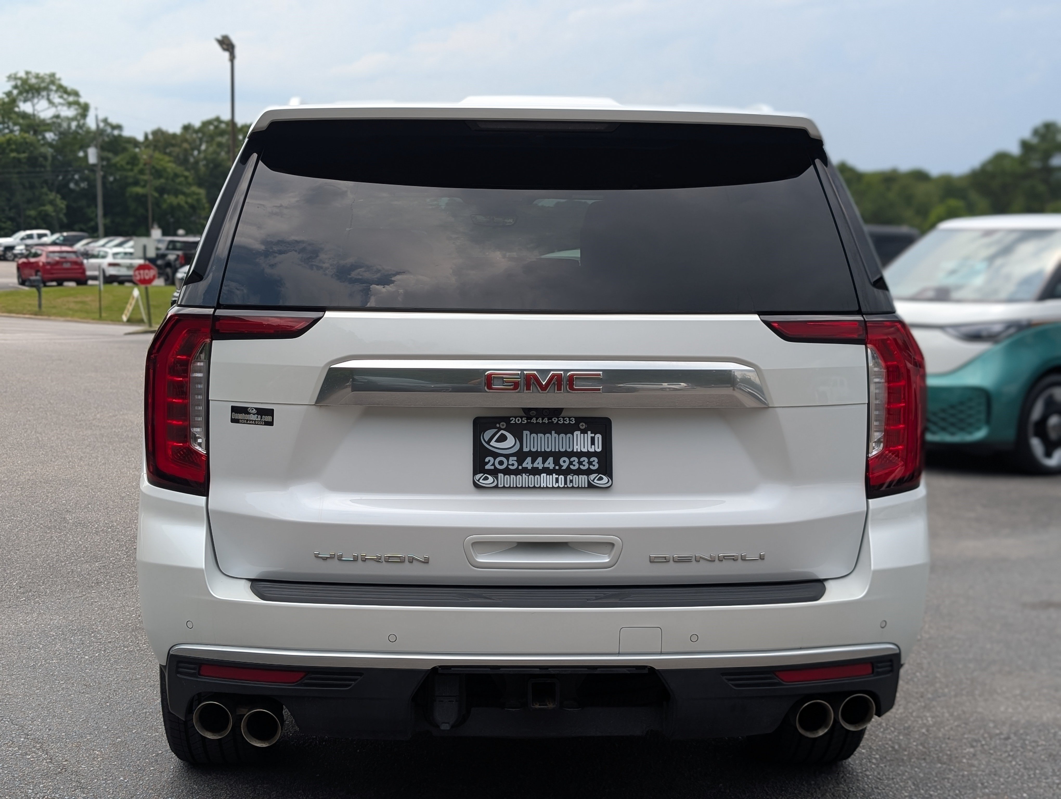 Used 2023 GMC Yukon XL Denali w/ Denali Reserve Package AWD/4WD image 8