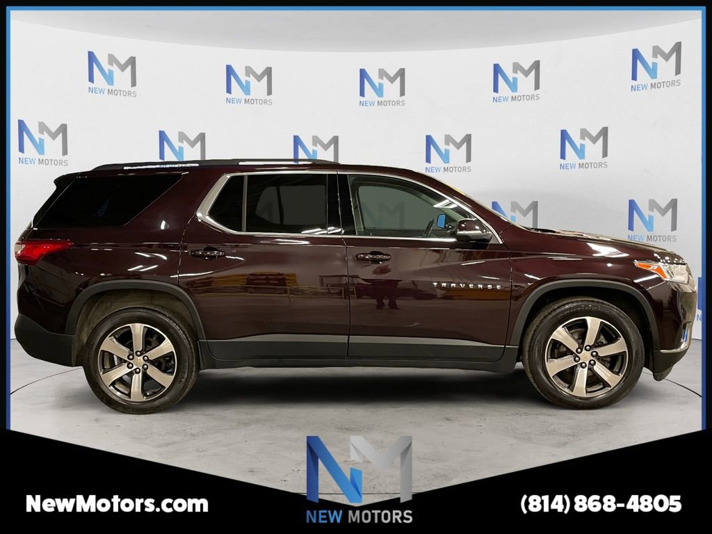 Used 2021 Chevrolet Traverse LT w/ LT Premium Package AWD/4WD image 6