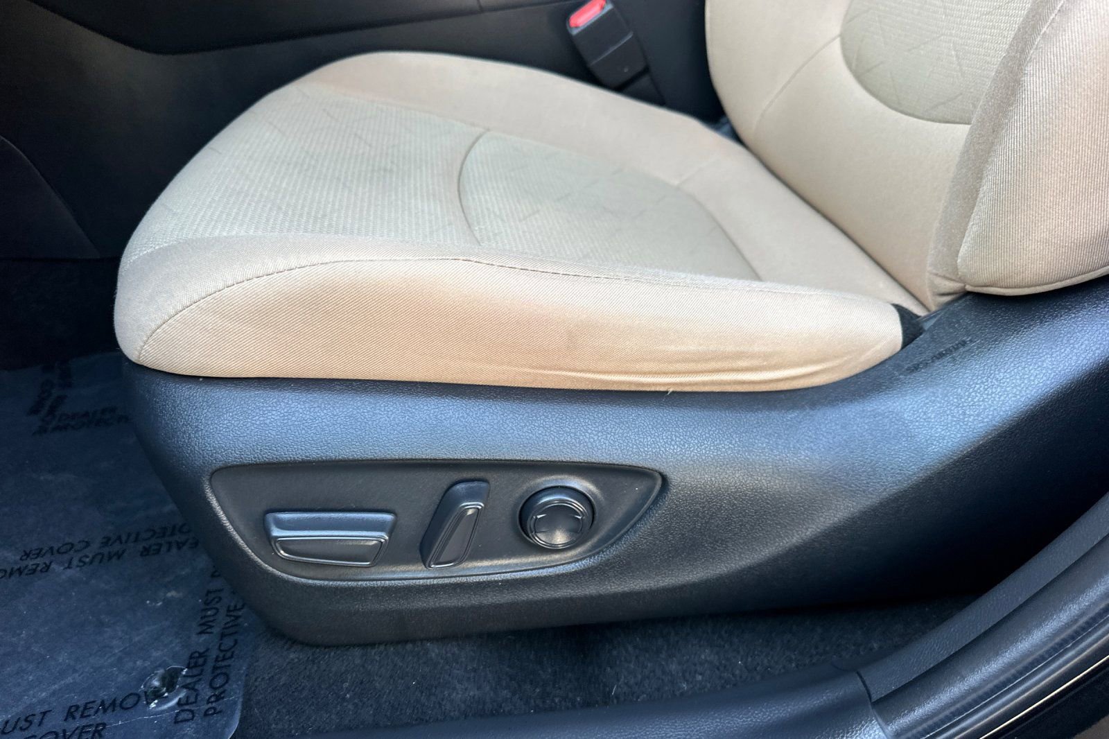 Used 2023 Toyota RAV4 XLE image 13