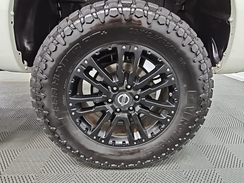Used 2018 Nissan Titan SL w/ Midnight Edition image 42