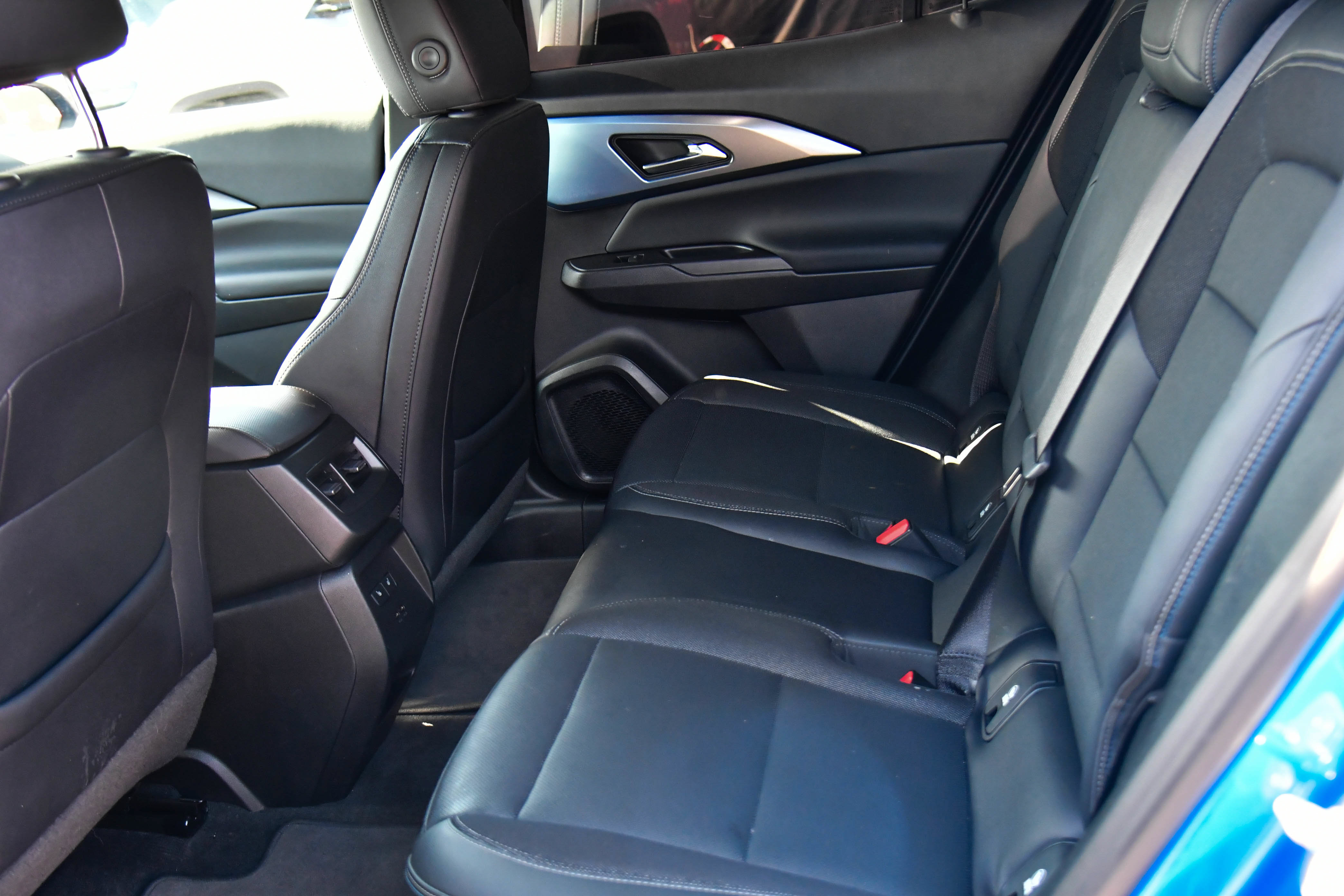 Used 2024 Chevrolet Equinox EV LT FWD image 43