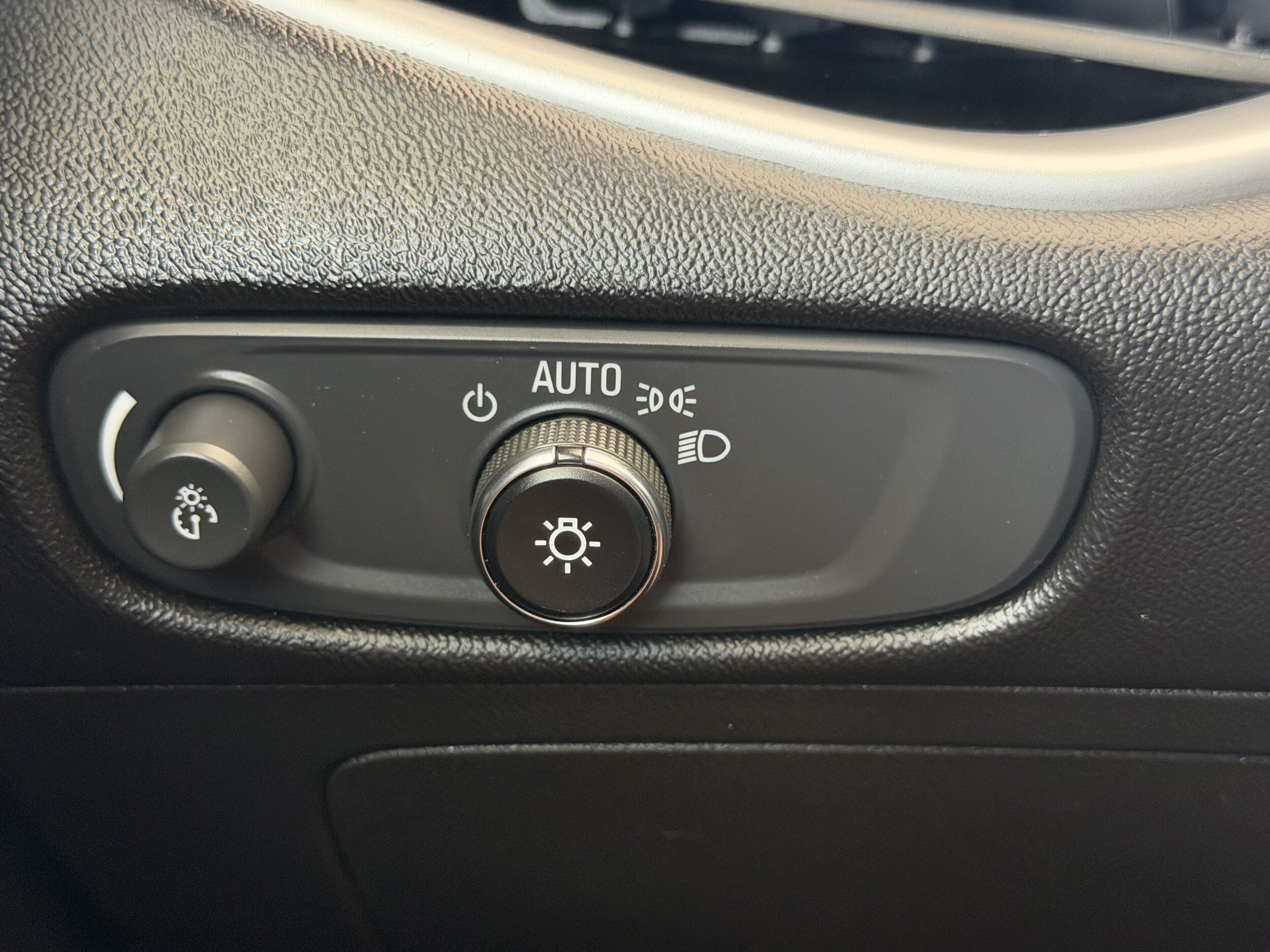 Used 2024 Chevrolet Malibu LT FWD image 28