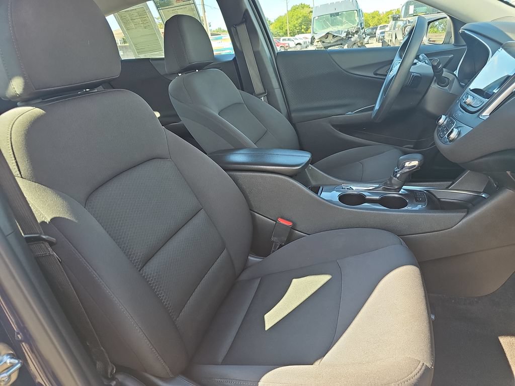 Used 2025 Chevrolet Malibu LT FWD image 10