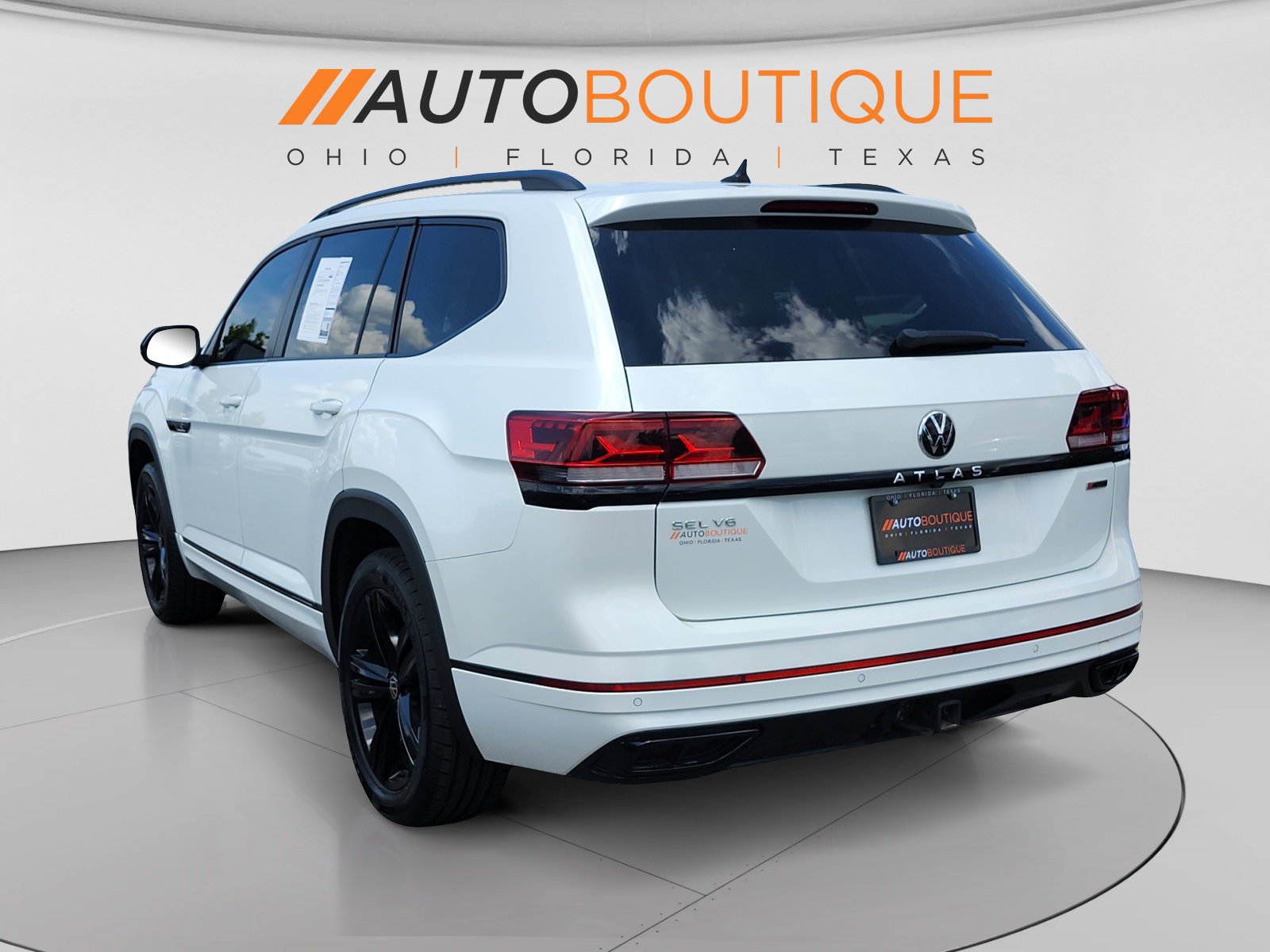 Used 2022 Volkswagen Atlas SEL R-Line AWD/4WD image 3