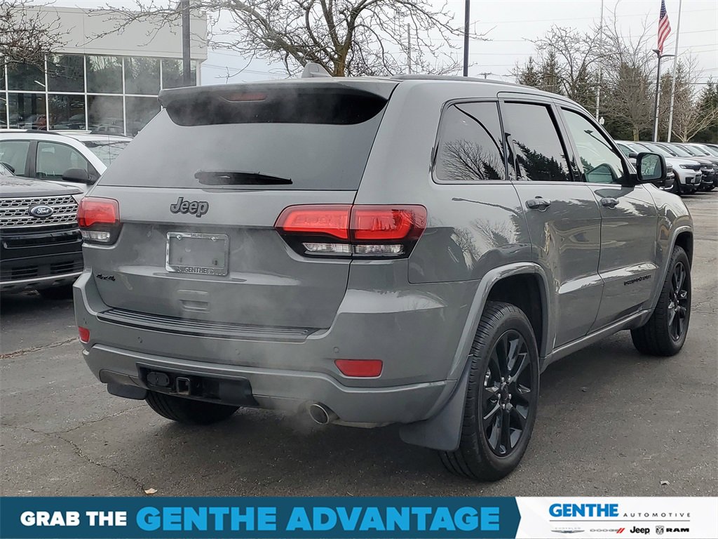 Used 2021 Jeep Grand Cherokee Laredo X image 4
