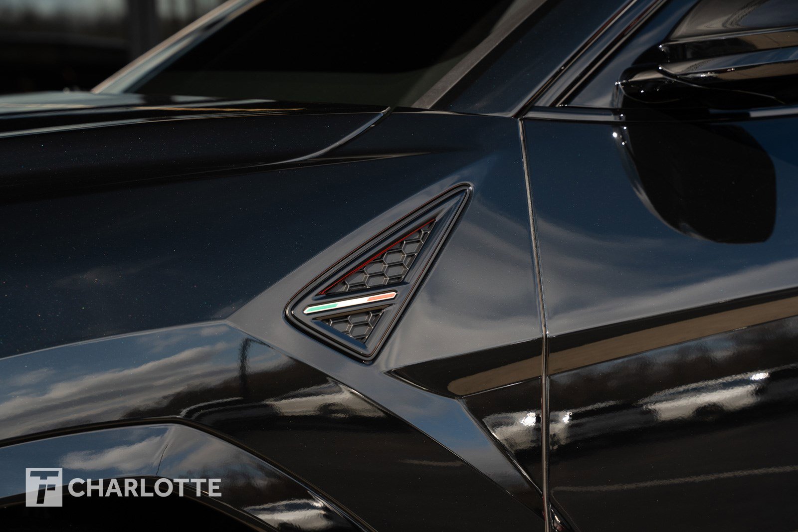 Used 2024 Lamborghini Urus S image 10