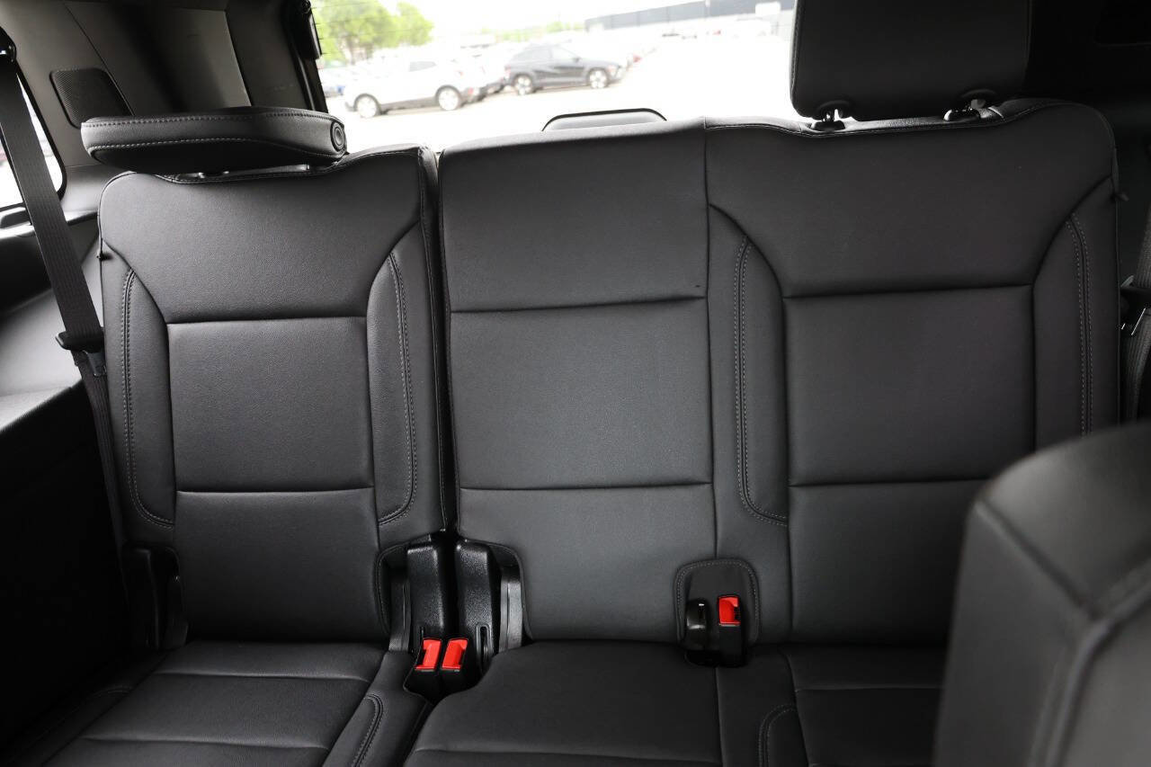 Used 2023 Chevrolet Tahoe Z71 w/ Luxury Package AWD/4WD image 17
