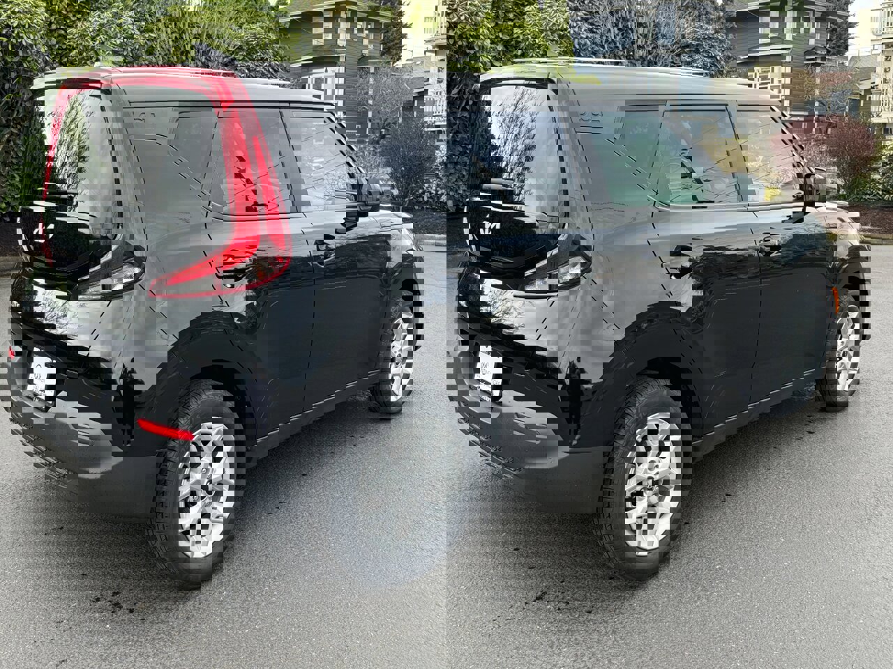 Used 2022 Kia Soul LX w/ Technology Package image 8