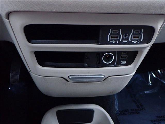 Used 2022 Chrysler Pacifica Touring-L image 23