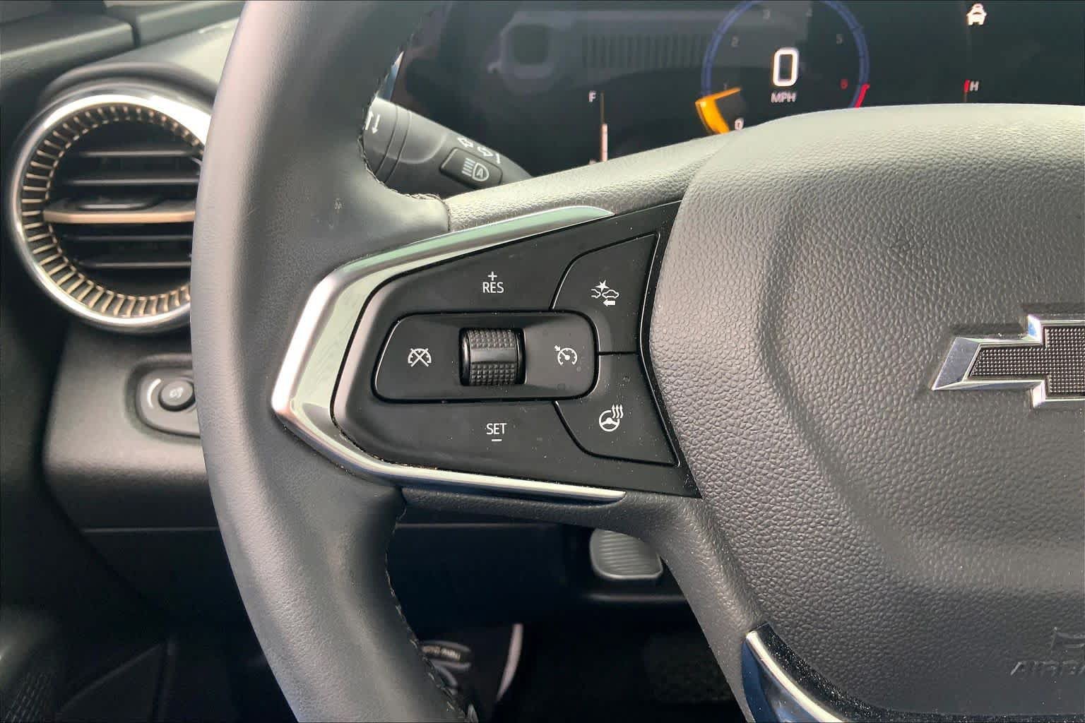 Used 2025 Chevrolet Trax ACTIV w/ Driver Confidence Package FWD image 24