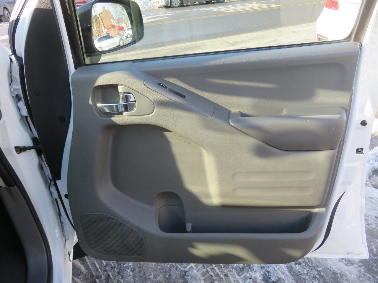 Used 2020 Nissan Frontier S image 23