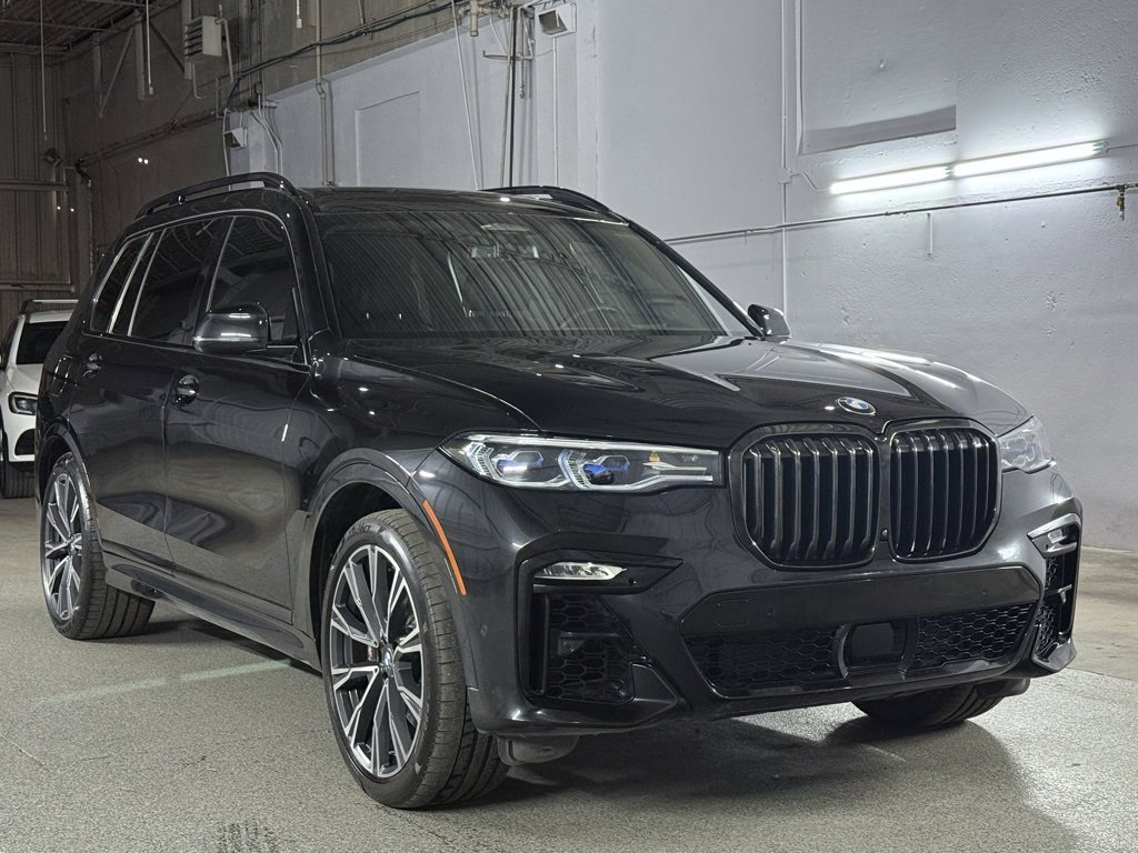 Used 2022 BMW X7 M50i image 4