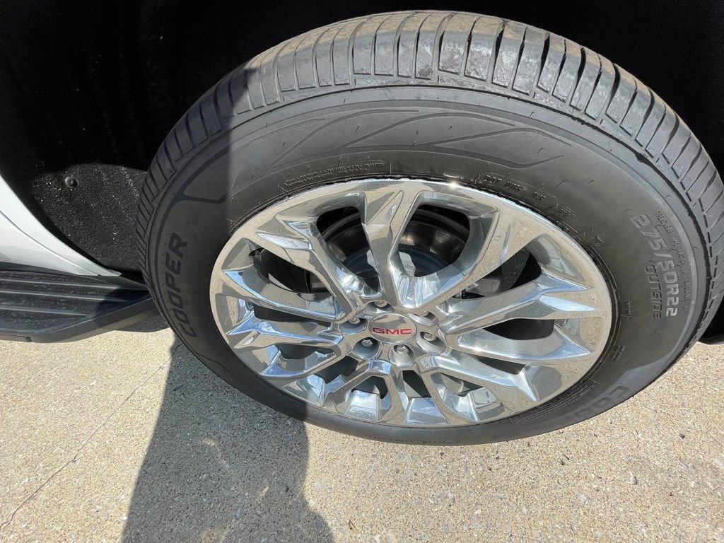 Used 2024 GMC Yukon Denali AWD/4WD image 9