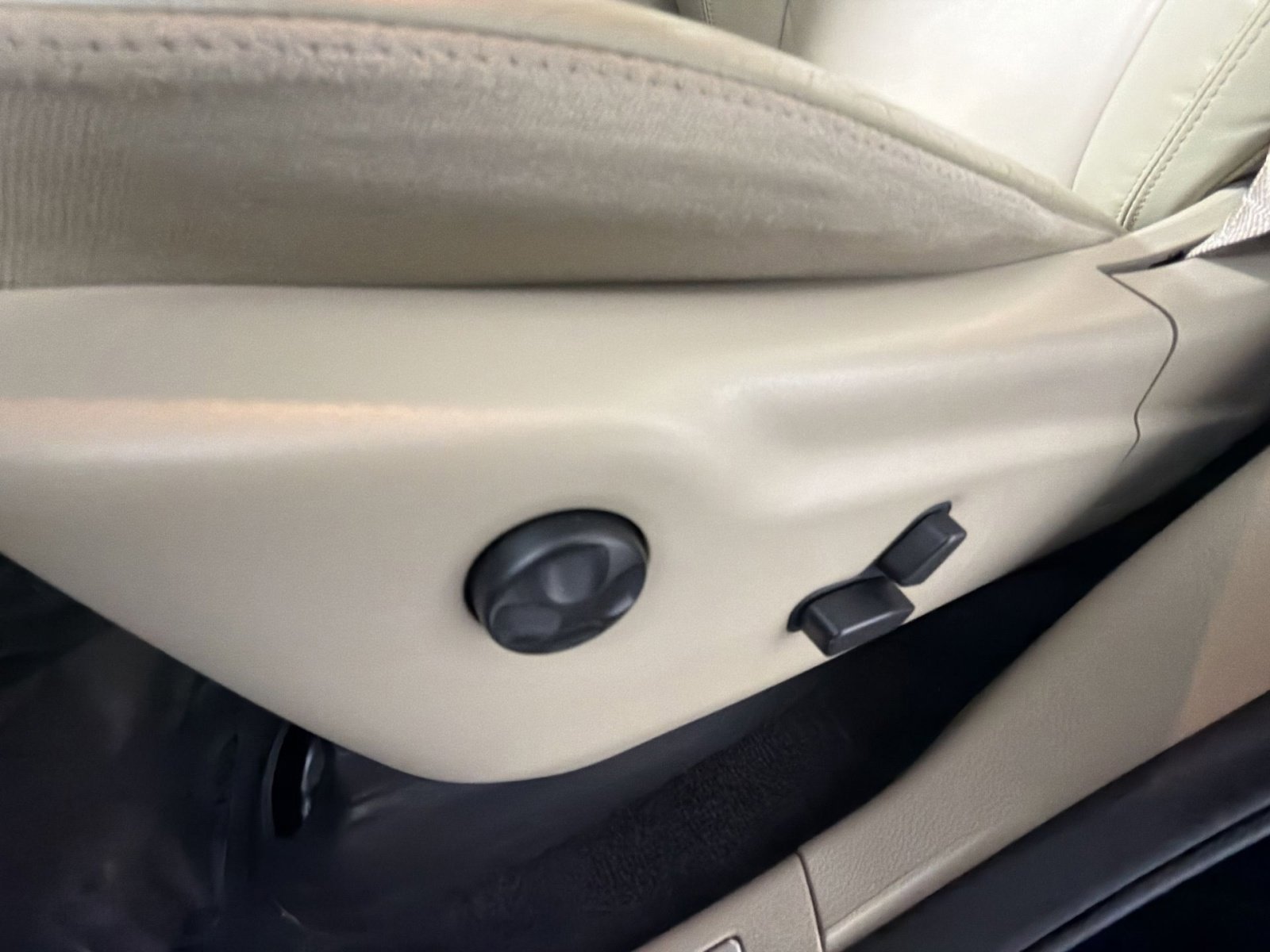 Used 2017 Jeep Grand Cherokee Limited image 14