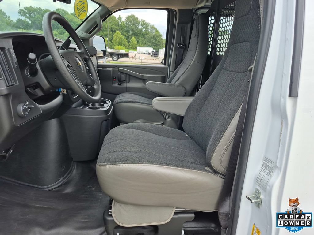 Certified 2025 Chevrolet Express 2500 w/ Driver Convenience Package RWD image 9