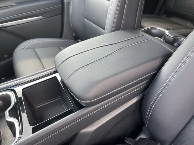 New 2026 Chevrolet Traverse LT w/ Midnight/Sport Edition AWD/4WD image 21