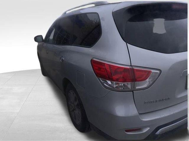 Used 2016 Nissan Pathfinder S AWD/4WD image 9