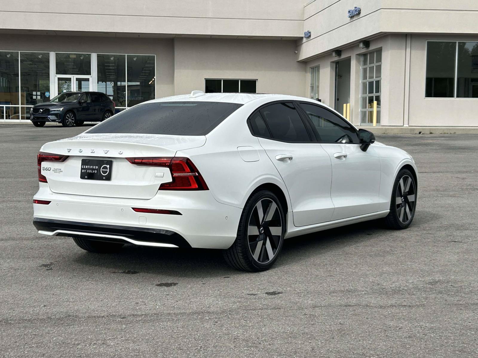 Certified 2024 Volvo S60 T8 Plus w/ Climate Package AWD/4WD image 7