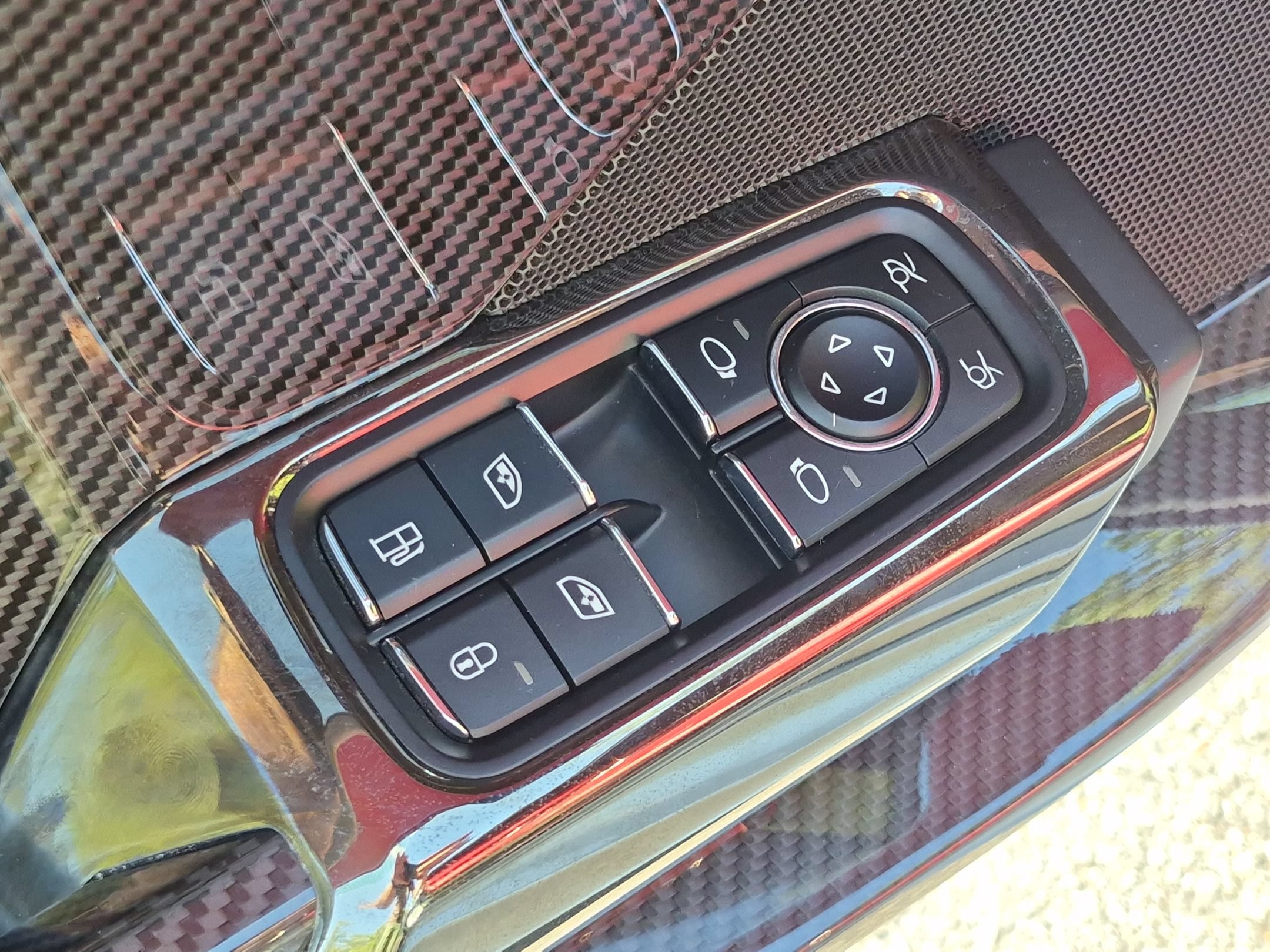 Used 2015 Porsche 918 Spyder AWD/4WD image 21