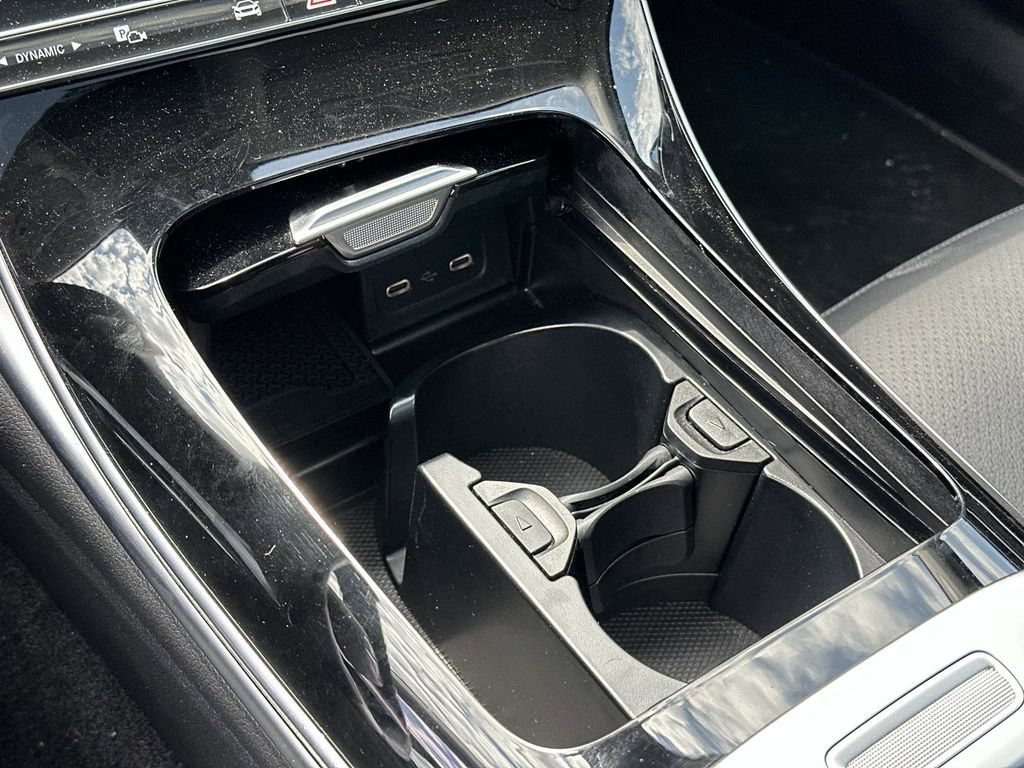 Used 2025 Mercedes-Benz C 300 4MATIC Sedan image 13