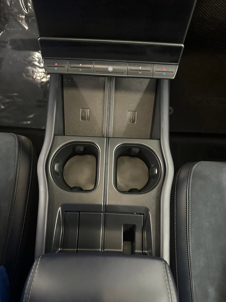 Used 2023 Fisker Ocean One AWD/4WD image 16