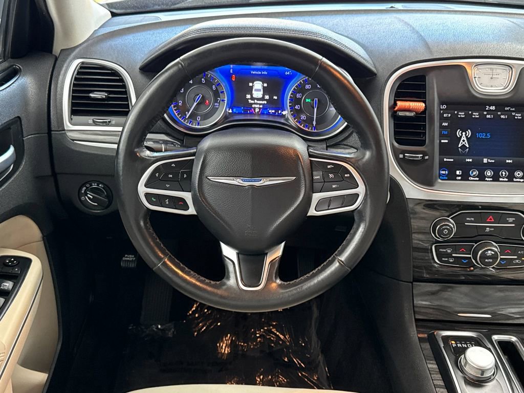 Used 2019 Chrysler 300 Touring image 13