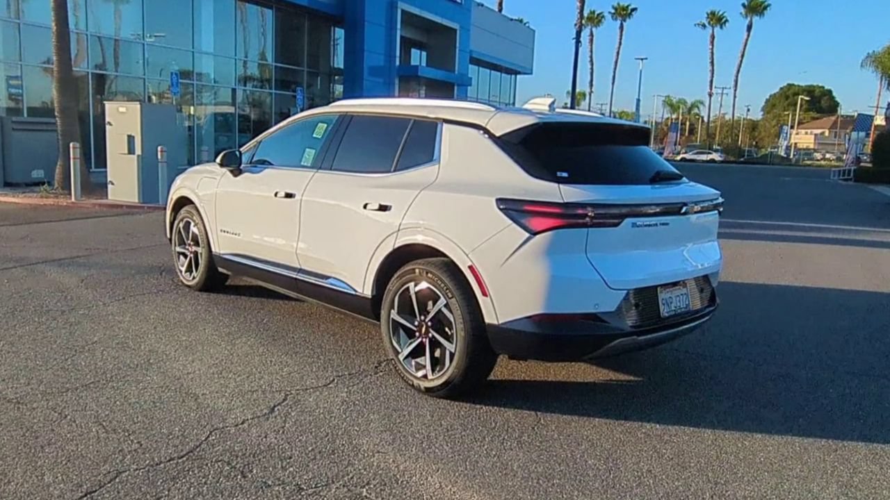 Used 2024 Chevrolet Equinox EV LT w/ LPO, All-Weather Mat Package AWD/4WD image 6