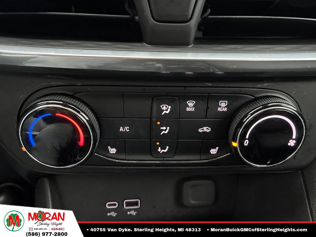 Certified 2024 Buick Encore GX Preferred w/ Comfort Package FWD image 10