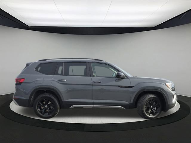 New 2026 Volkswagen Atlas Peak Edition image 8