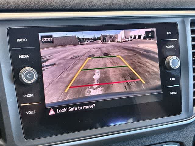 Used 2021 Volkswagen Atlas Cross Sport SE FWD image 30