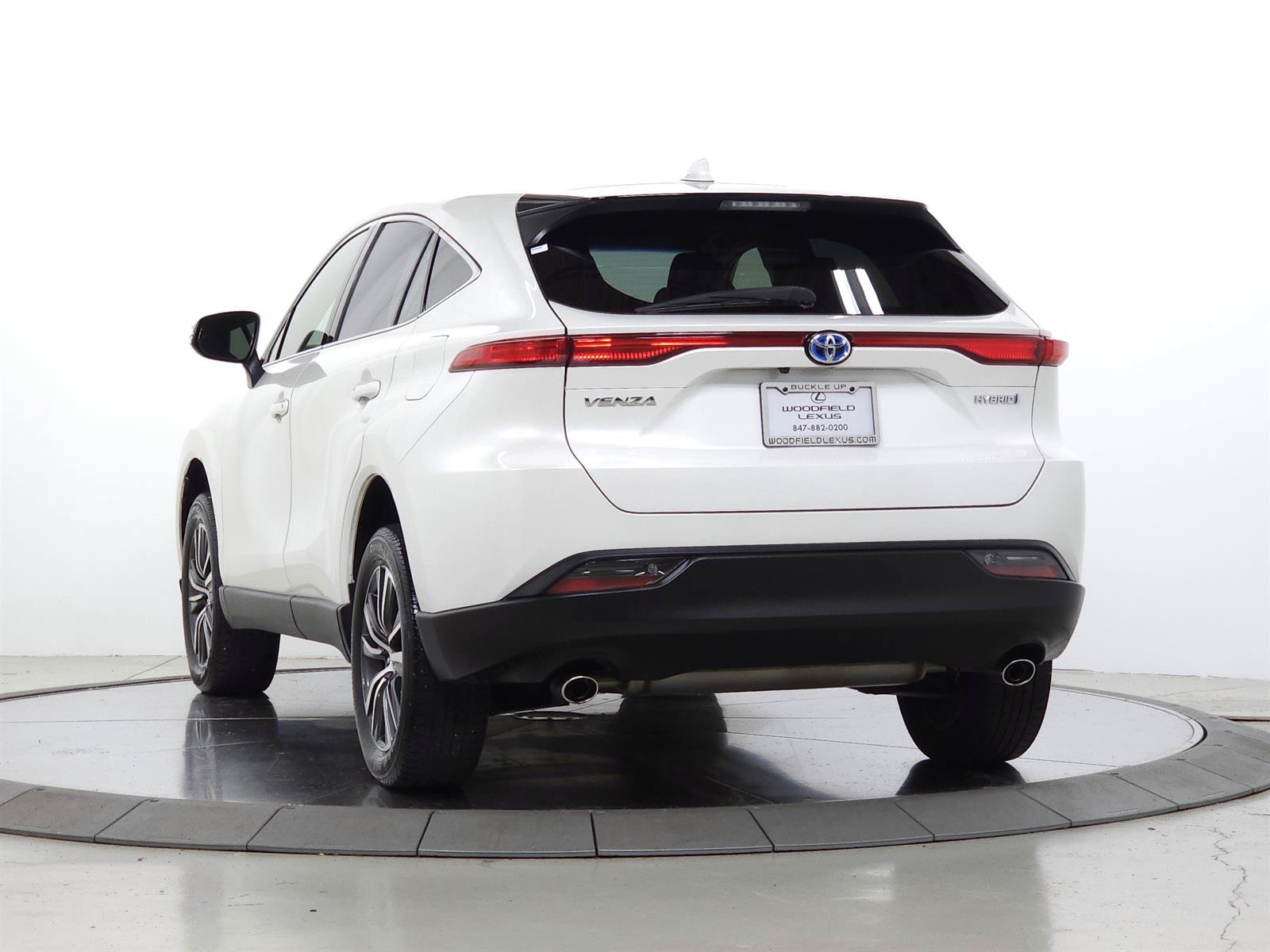 Used 2022 Toyota Venza LE AWD/4WD image 6