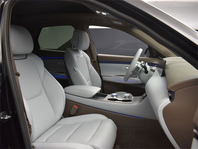 Used 2026 Genesis GV70 2.5T Advanced image 12