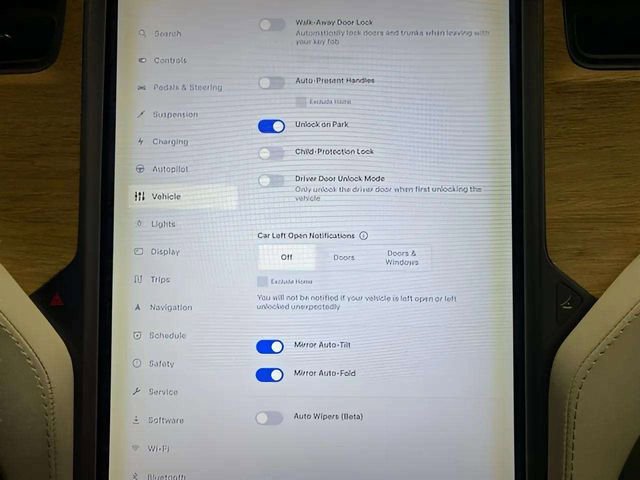 Used 2018 Tesla Model S 75D image 45